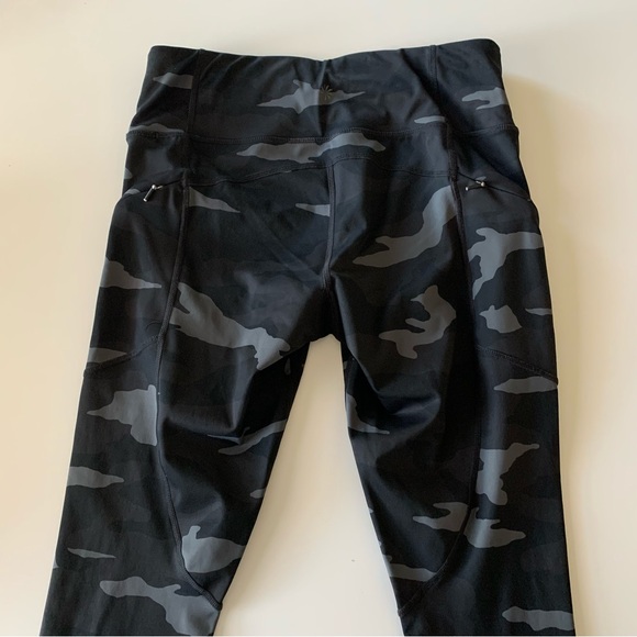 Athleta camo contender 7/8 tight size small - Picture 6 of 11